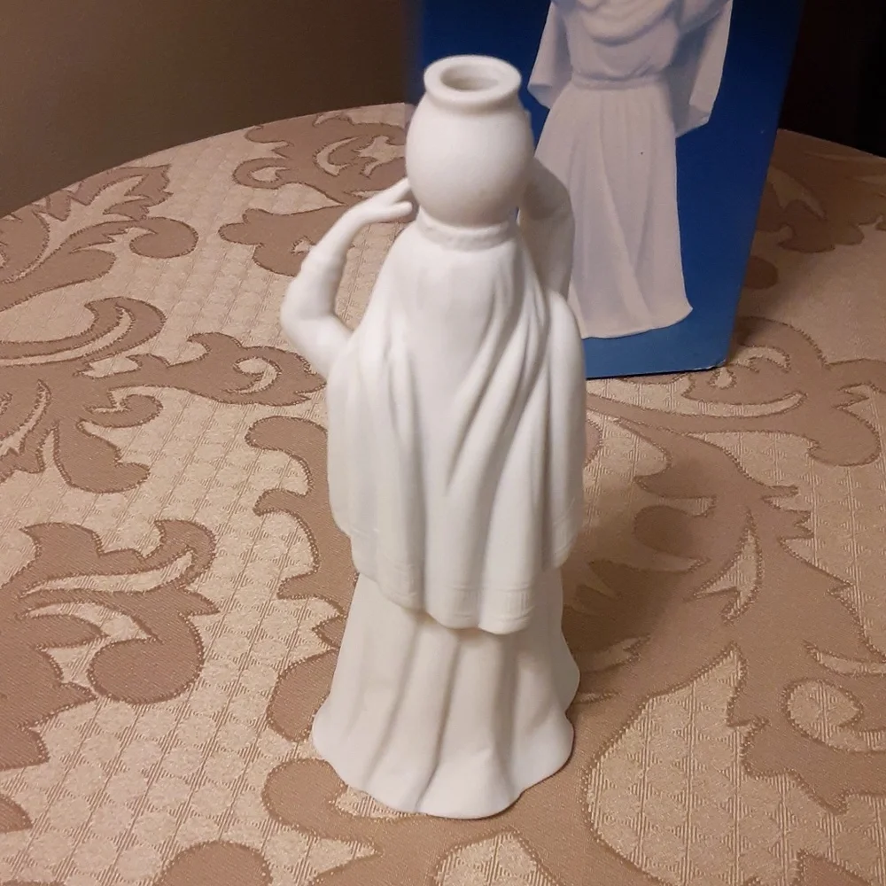 Avon Nativity Collectibles Woman with Water Jar Porcelain Figurine